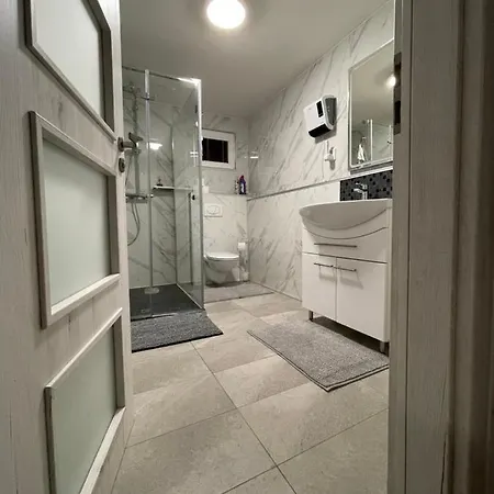 Johnys Apartment Ostrava Exterior photo
